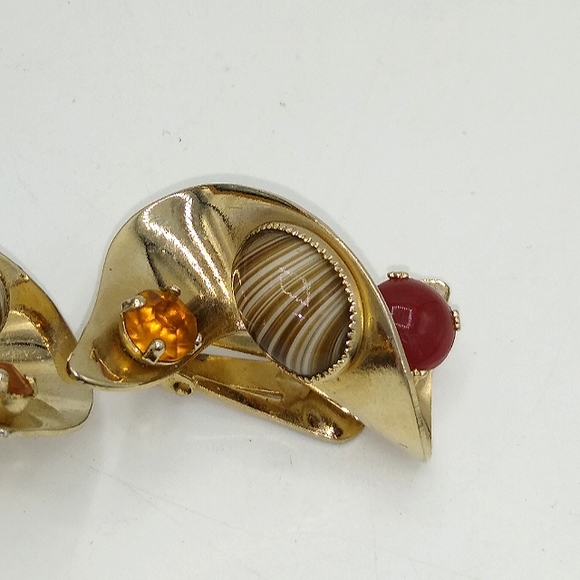 Vintage Gold Tone Twist Clip-On Earrings with Onyx, Carnelian, and Citrine Stone - Picture 5 of 11
